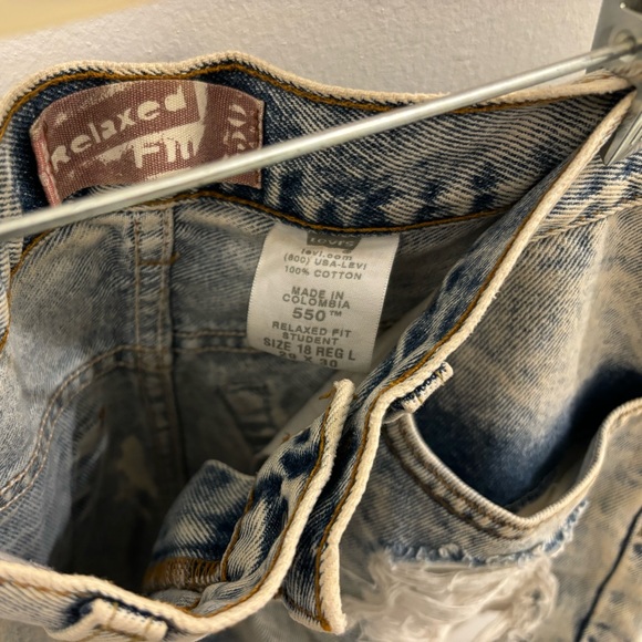 Levi’s Distressed Cutoff Shorts 29” - Picture 5 of 5